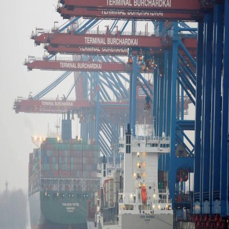 Tyskland giver China \'s Cosco mulighed for at tage 24,9% andel i den største havn